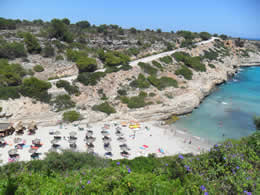 Guide to Calas de Mallorca - Tourist and Travel Information, Hotels, Cala Antena Beach